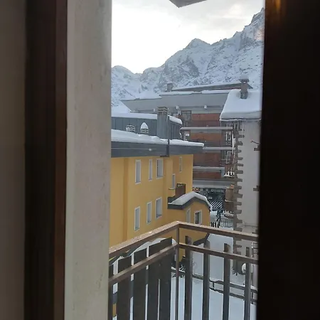 Aleksander Apartment *